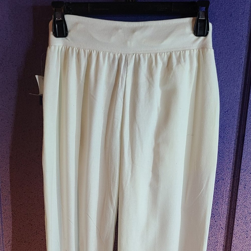 White flowy pants - Picture 3 of 5
